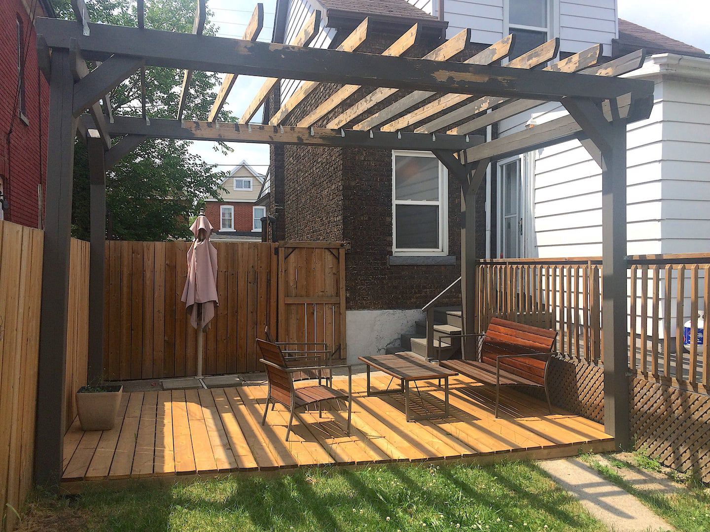 Back deck with pergola
