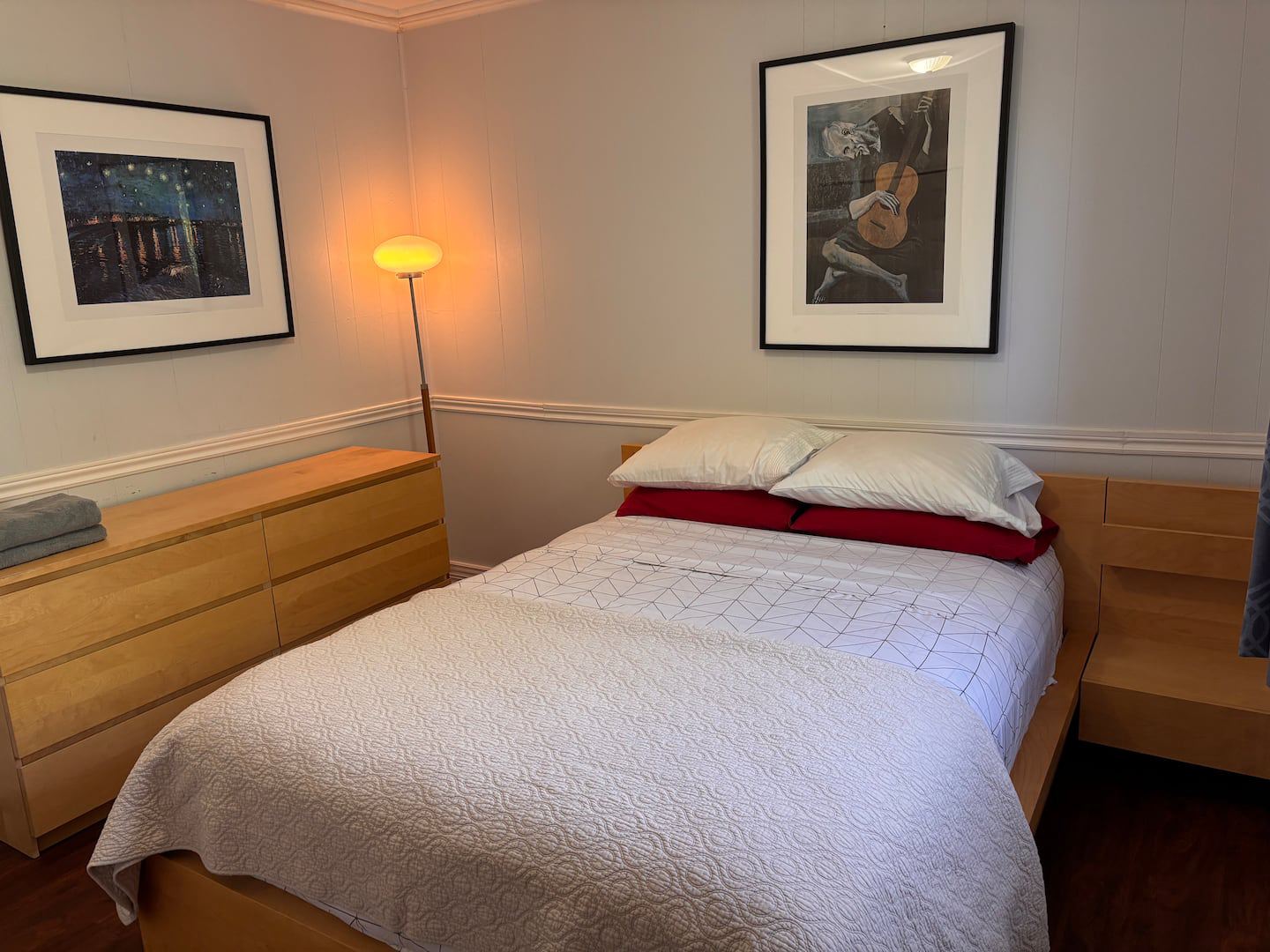 Queen bedroom