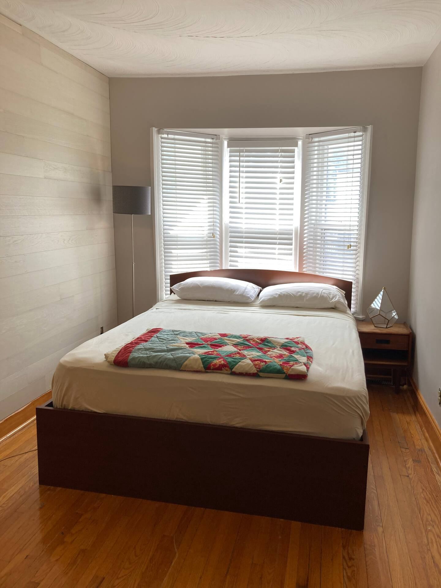Queen bedroom
